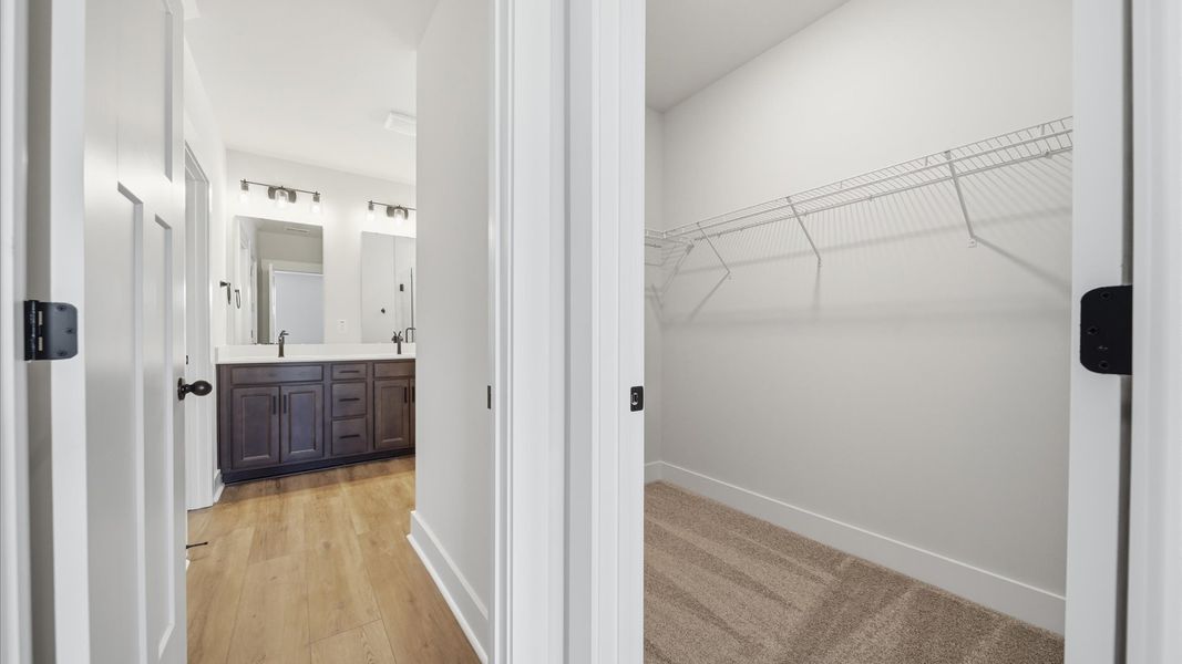 Walk-in Closet