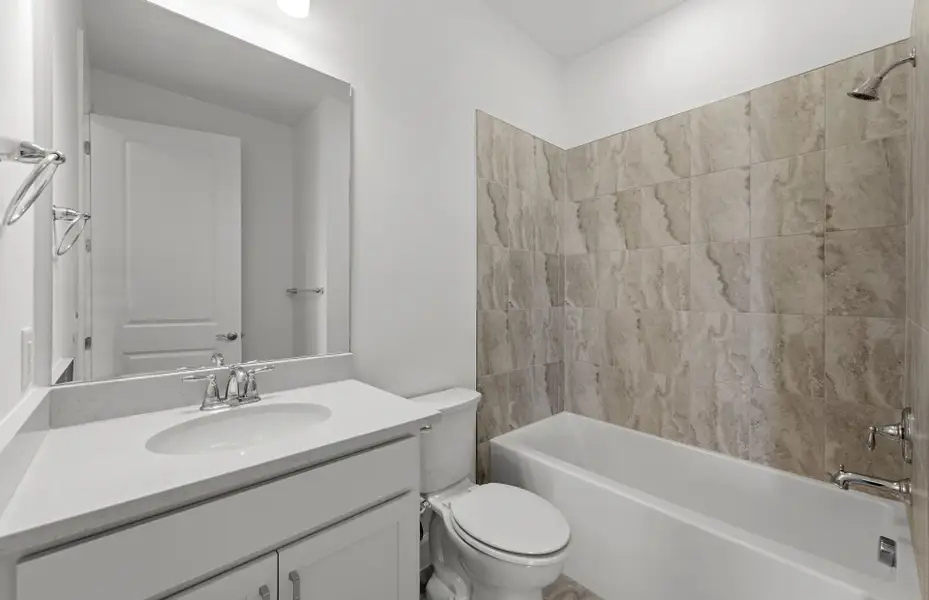 Furnished interior view inside a new home in Del Webb Catalina, Lakewood Ranch (Image 9).