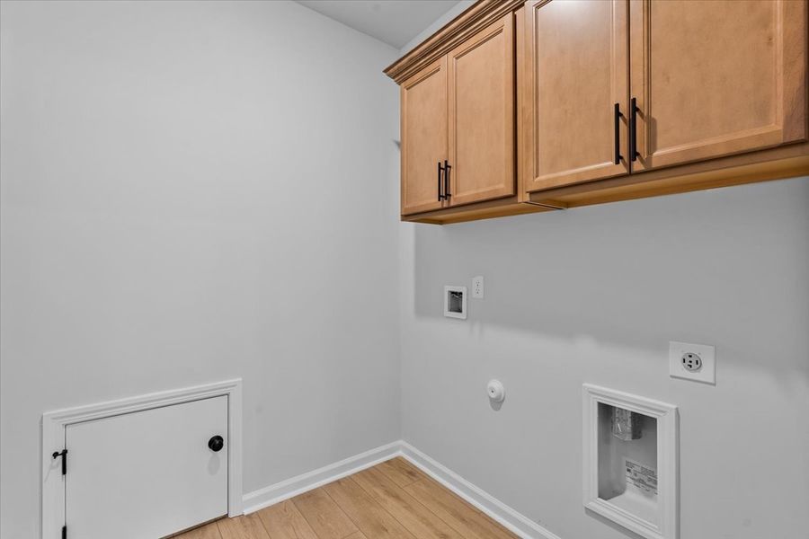 Spacious, unfurnished interior of a new home in Fieldstone, Lexington (Image 28).