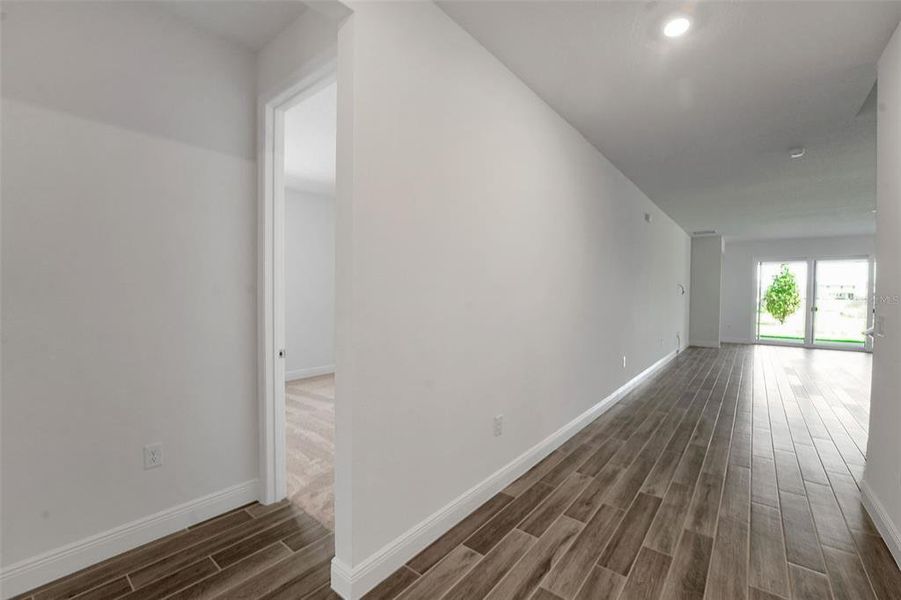 Spacious, unfurnished interior of a new home in Angeline, Land O' Lakes (Image 35).