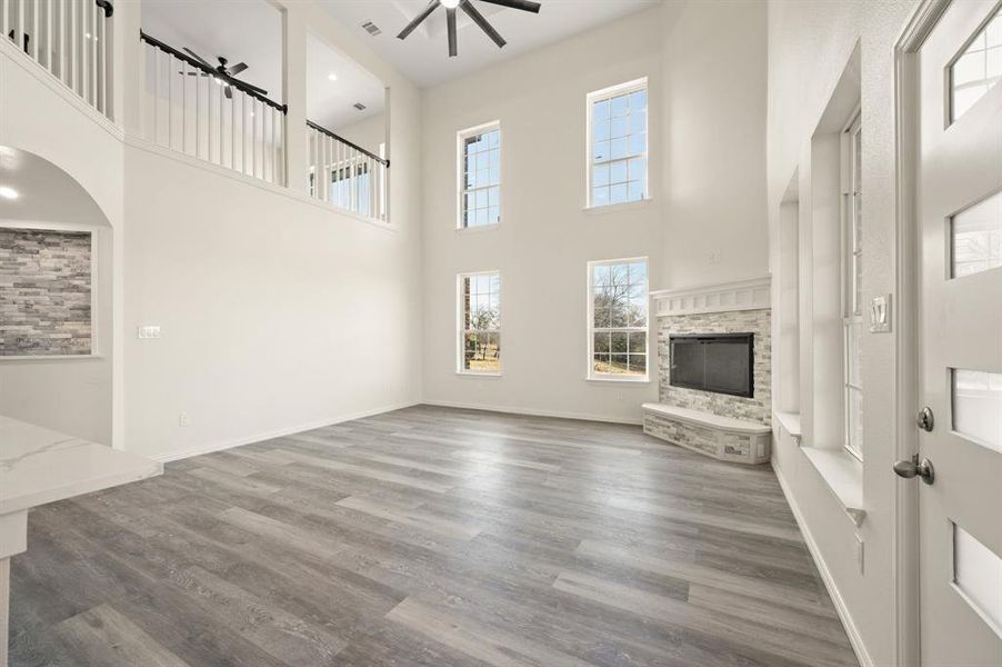 Spacious, unfurnished interior of a new home in , Grand Prairie (Image 30).