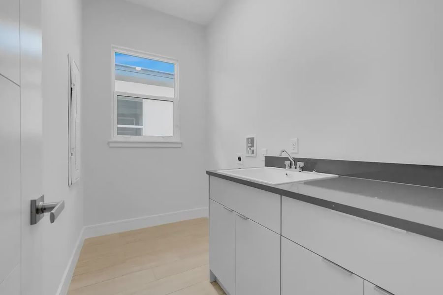 3036 Kensington Ave:Interior