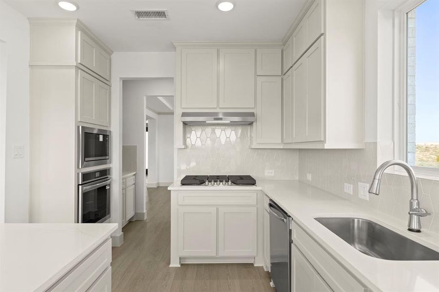 15. 5920 Mustang - Kitchen (4) 15. 5920 Mustang - Kitchen (4)