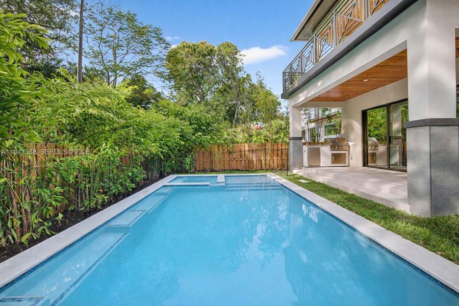 Exterior details and patio area of a home in , Fort Lauderdale (Image 31).