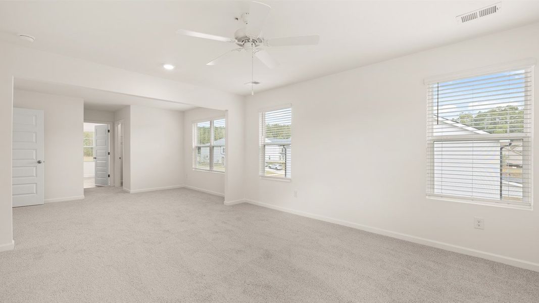 Spacious, unfurnished interior of a new home in Bridle Creek, Locust Grove (Image 28).