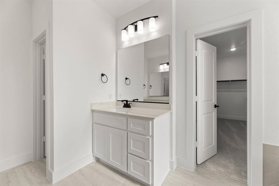 411 Hidden Lakes-Primary Suite-4