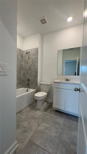 Furnished interior view inside a new home in , Davenport (Image 9).