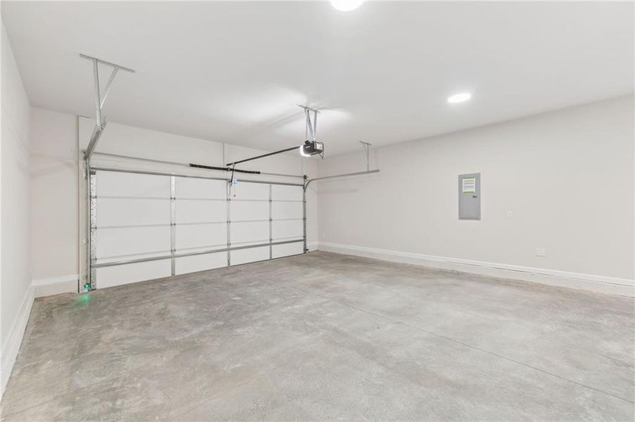 Spacious, unfurnished interior of a new home in Aberdeen, Hoschton (Image 24). Spacious, unfurnished interior of a new home in Aberdeen, Hoschton (Image 24).