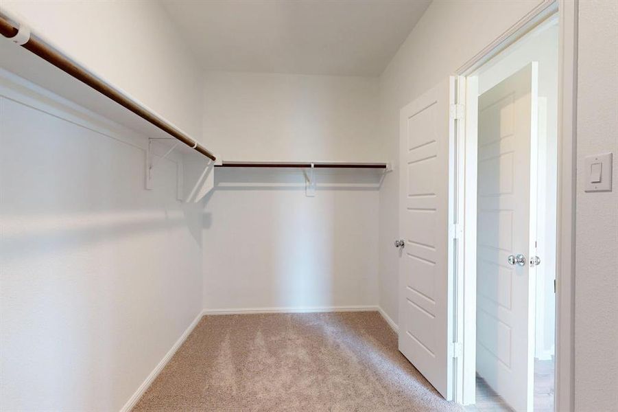 Spacious, unfurnished interior of a new home in Prairie Ridge at Goodland, Venus (Image 37). Spacious, unfurnished interior of a new home in Prairie Ridge at Goodland, Venus (Image 37).