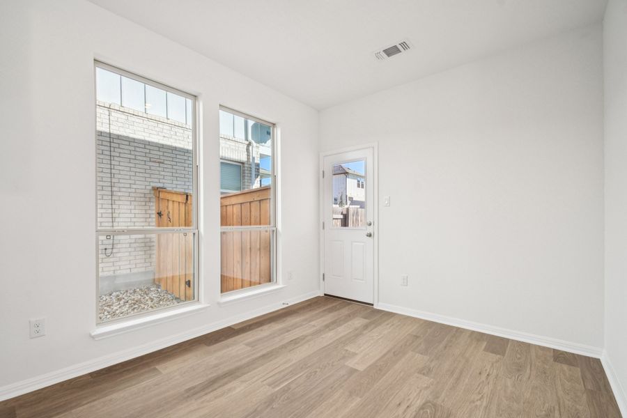 Spacious, unfurnished interior of a new home in Crosswinds, Kyle (Image 15).