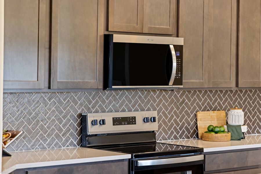 Kitchen tile backsplash
