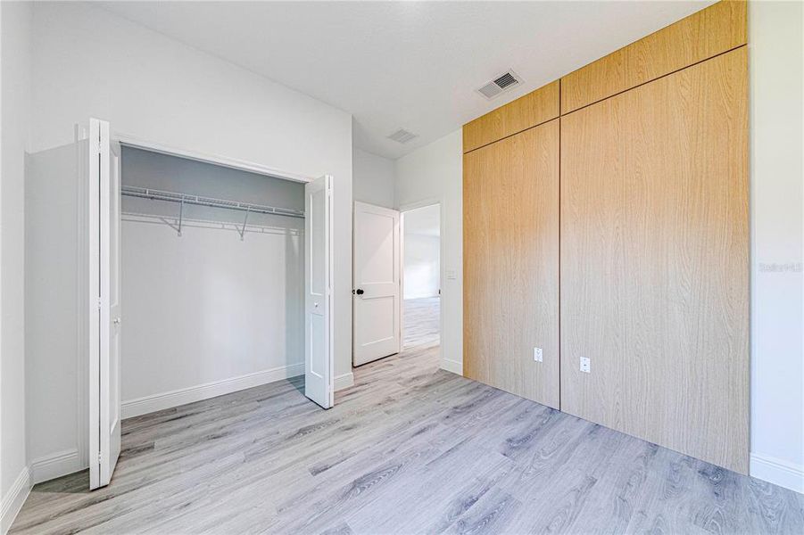 Spacious, unfurnished interior of a new home in , Citrus Springs (Image 34).