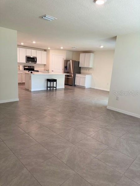 Spacious, unfurnished interior of a new home in Hernando County Spot Lots, Spring Hill (Image 29).