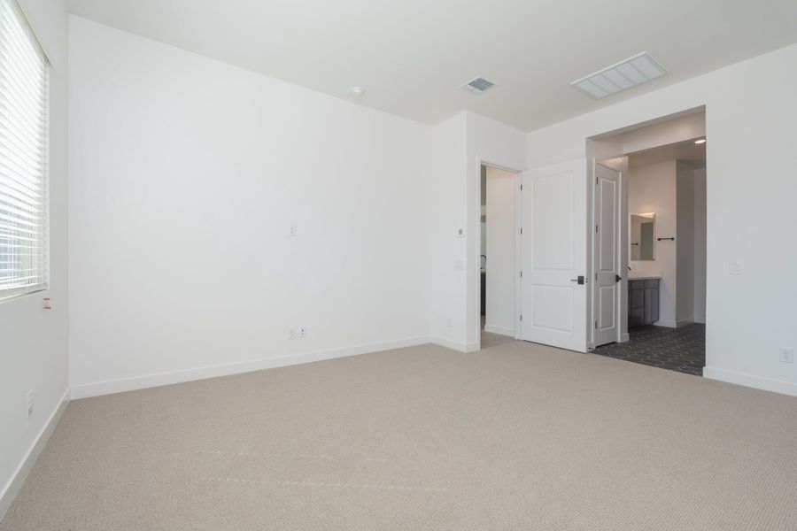 Spacious, unfurnished interior of a new home in Terraza, San Tan Valley (Image 14). Spacious, unfurnished interior of a new home in Terraza, San Tan Valley (Image 14).