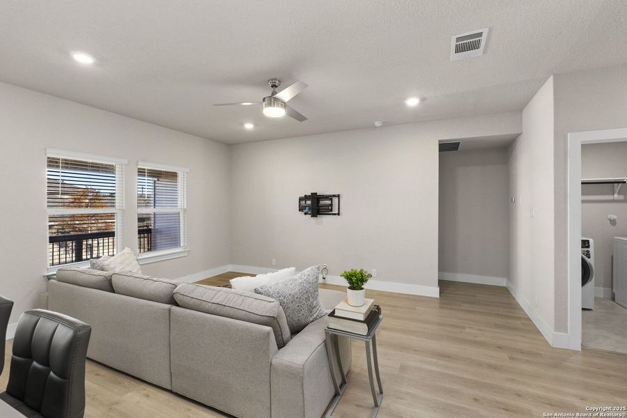 Furnished interior view inside a new home in Brookstone Creek, San Antonio (Image 6). Furnished interior view inside a new home in Brookstone Creek, San Antonio (Image 6).