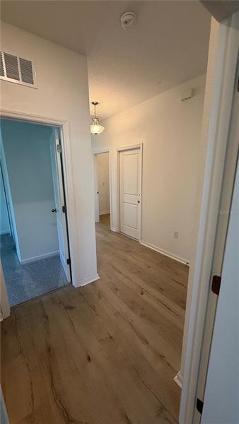 Spacious, unfurnished interior of a new home in , Okahumpka (Image 6).