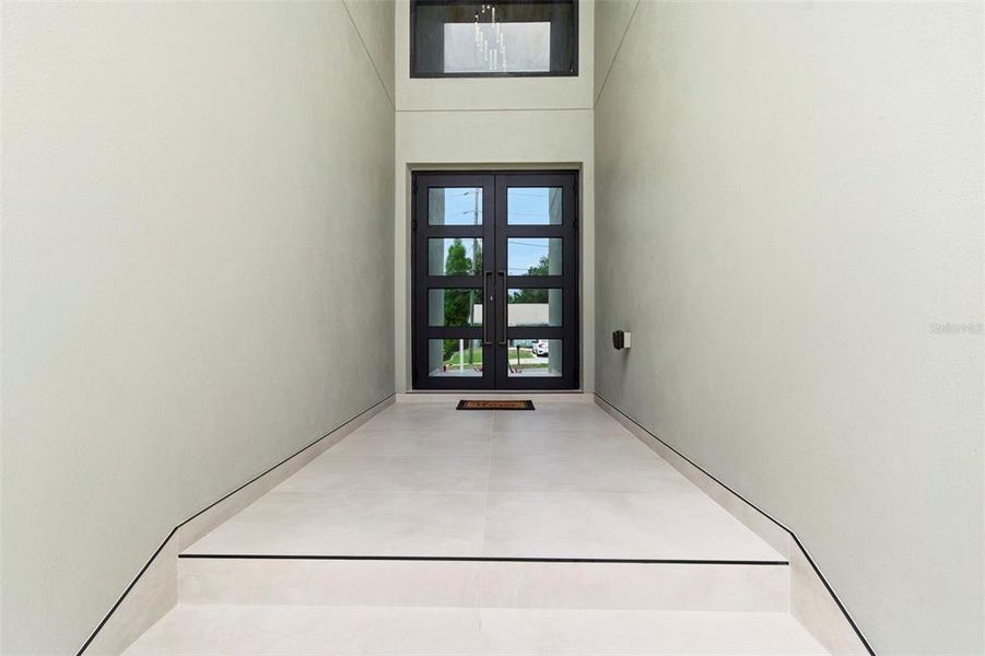 Exterior details and patio area of a home in , Safety Harbor (Image 24).