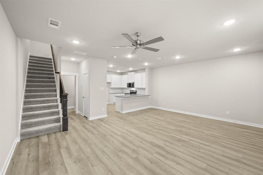 226 Wagon Spoke- Living Room-3