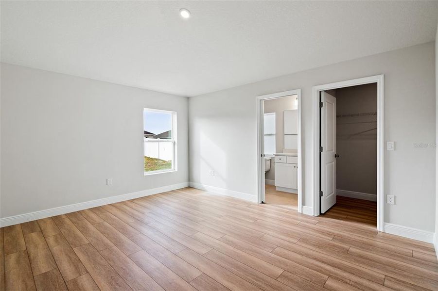 Spacious, unfurnished interior of a new home in , Ocala (Image 34).