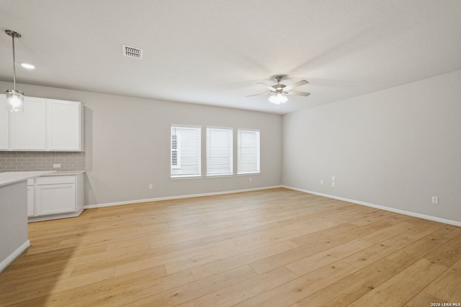 Spacious, unfurnished interior of a new home in Hennersby Hollow, San Antonio (Image 21).