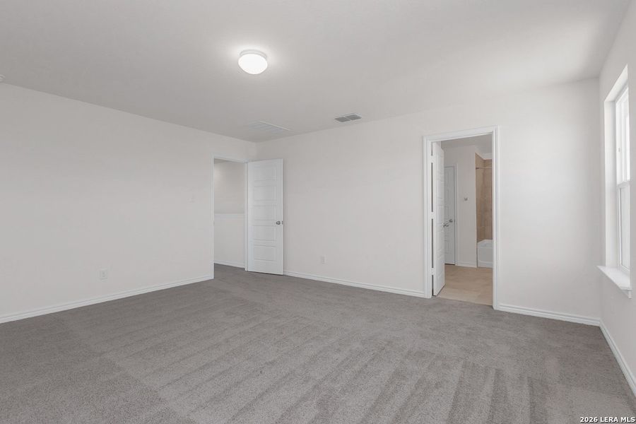 Spacious, unfurnished interior of a new home in The Granary - Heritage Collection, San Antonio (Image 18).