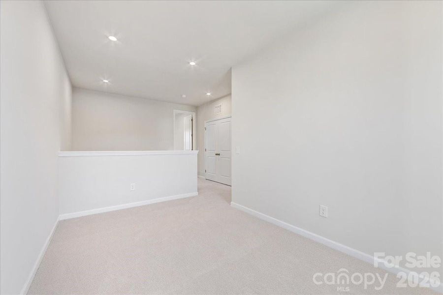 Light filled loft perfect for an office space Light filled loft perfect for an office space