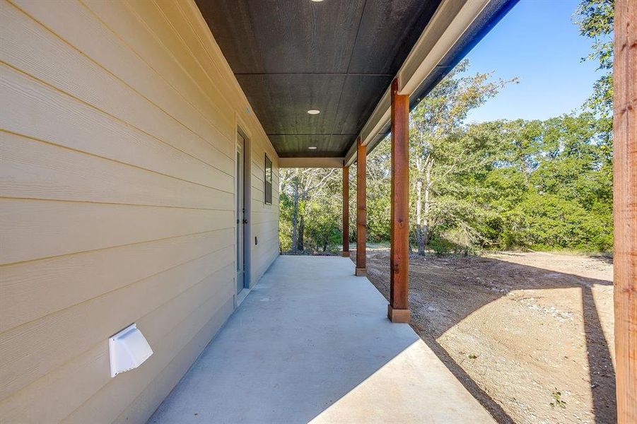 Exterior details and patio area of a home in , Weatherford (Image 14).