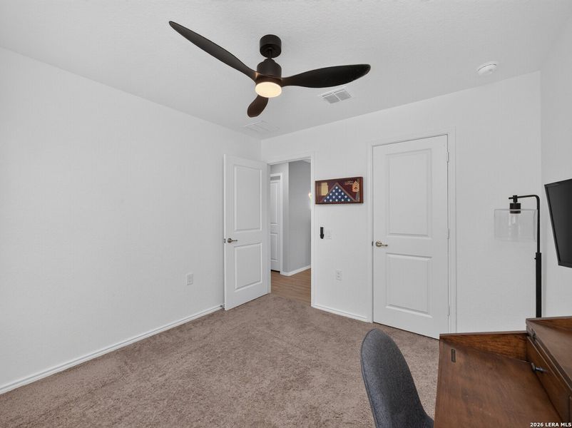 Spacious, unfurnished interior of a new home in Mission del Lago, San Antonio (Image 20).