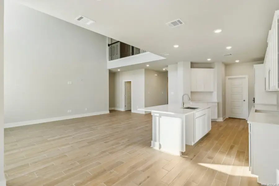 Spacious, unfurnished interior of a new home in , San Antonio (Image 16).