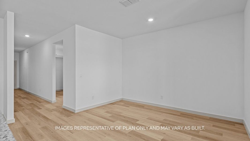 Spacious, unfurnished interior of a new home in Terra Vista, Lubbock (Image 6).