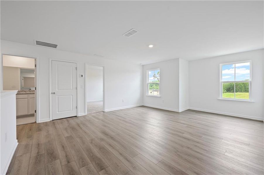 Spacious, unfurnished interior of a new home in Avery Ridge, Gainesville (Image 14).