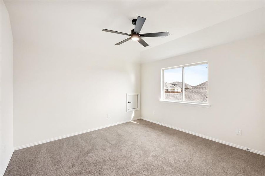 Spacious, unfurnished interior of a new home in Hunters Ridge, Crowley (Image 37).