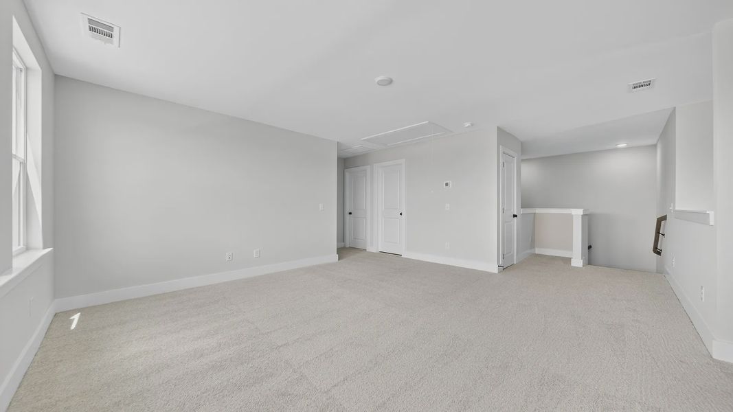 Spacious, unfurnished interior of a new home in McClure Farms, Columbia (Image 41).