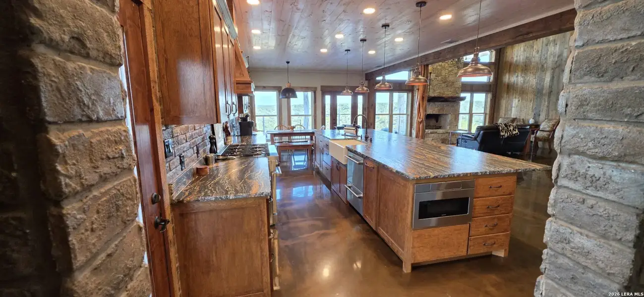 Community amenities in , Leakey (Image 48).