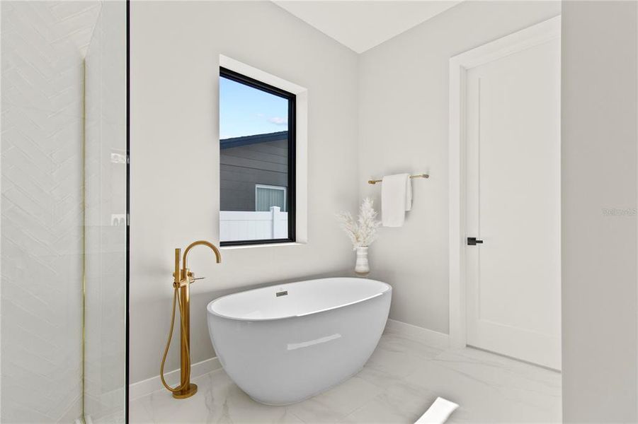 Furnished interior view inside a new home in , Orlando (Image 34).
