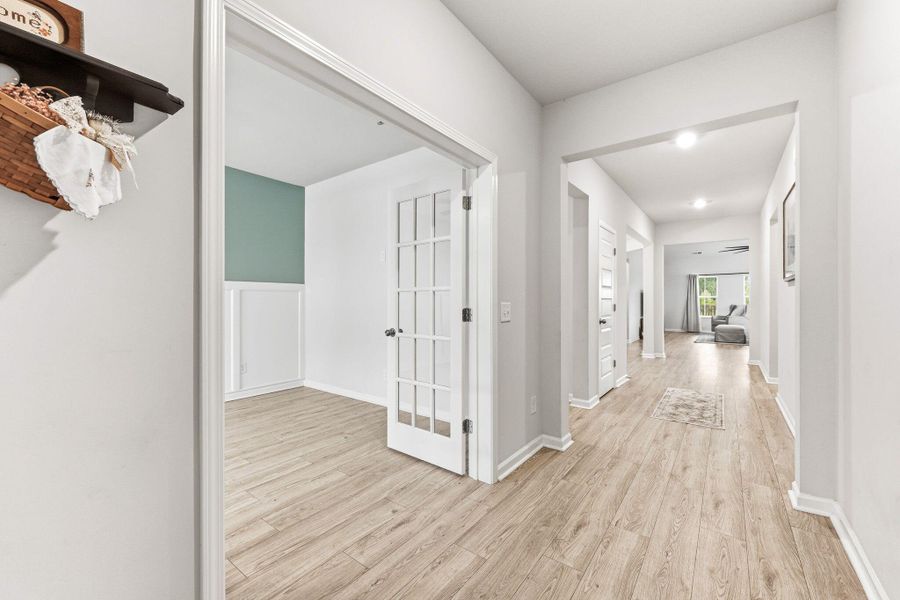 Spacious, unfurnished interior of a new home in , Summerville (Image 21).
