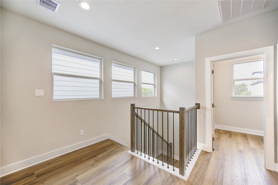 Spacious, unfurnished interior of a new home in , Houston (Image 19).