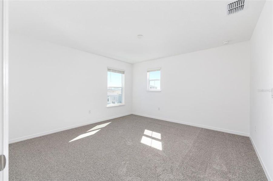 Spacious, unfurnished interior of a new home in Calesa Township, Ocala (Image 16).