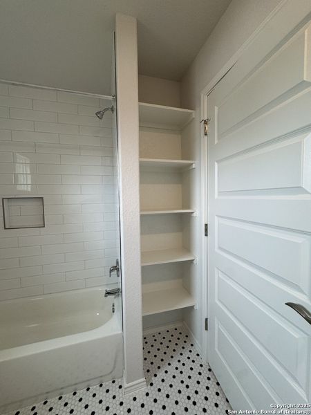 Image 18 of a home in .