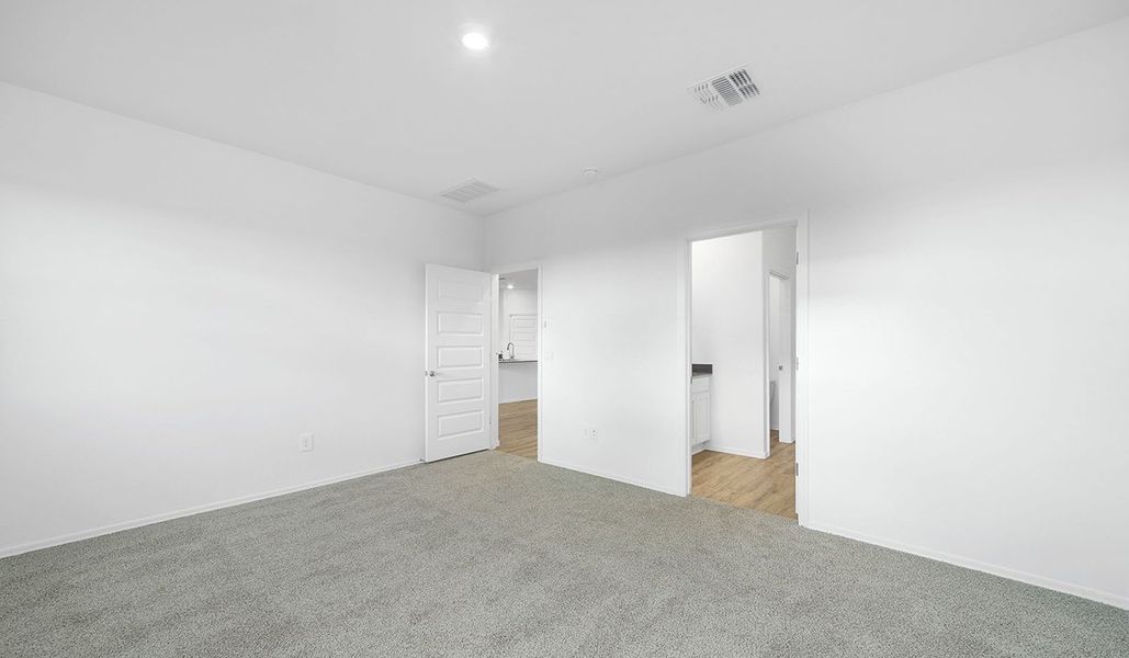 Spacious, unfurnished interior of a new home in Saguaro Bloom, Marana (Image 30).