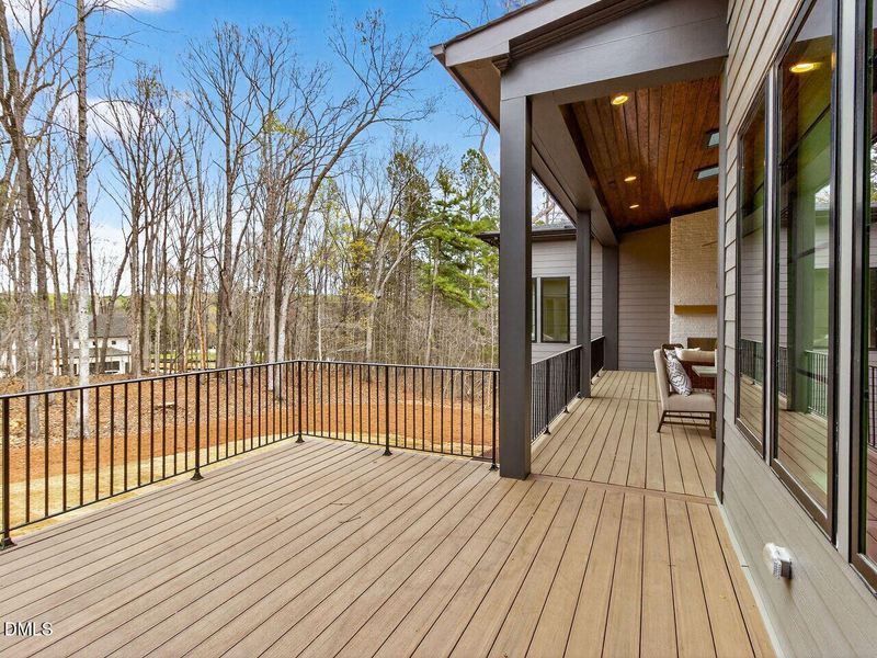 070-1280x960-deck-backyard
