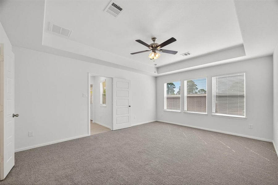 Spacious, unfurnished interior of a new home in Rollingbrook Estates, Baytown (Image 22). Spacious, unfurnished interior of a new home in Rollingbrook Estates, Baytown (Image 22).