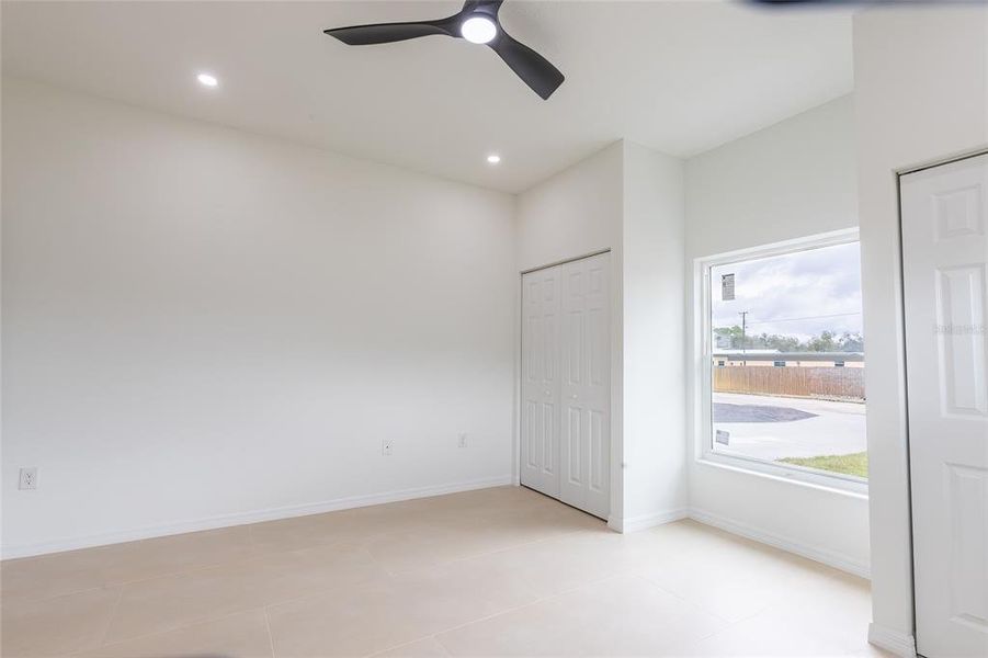 Spacious, unfurnished interior of a new home in , Sebring (Image 55).