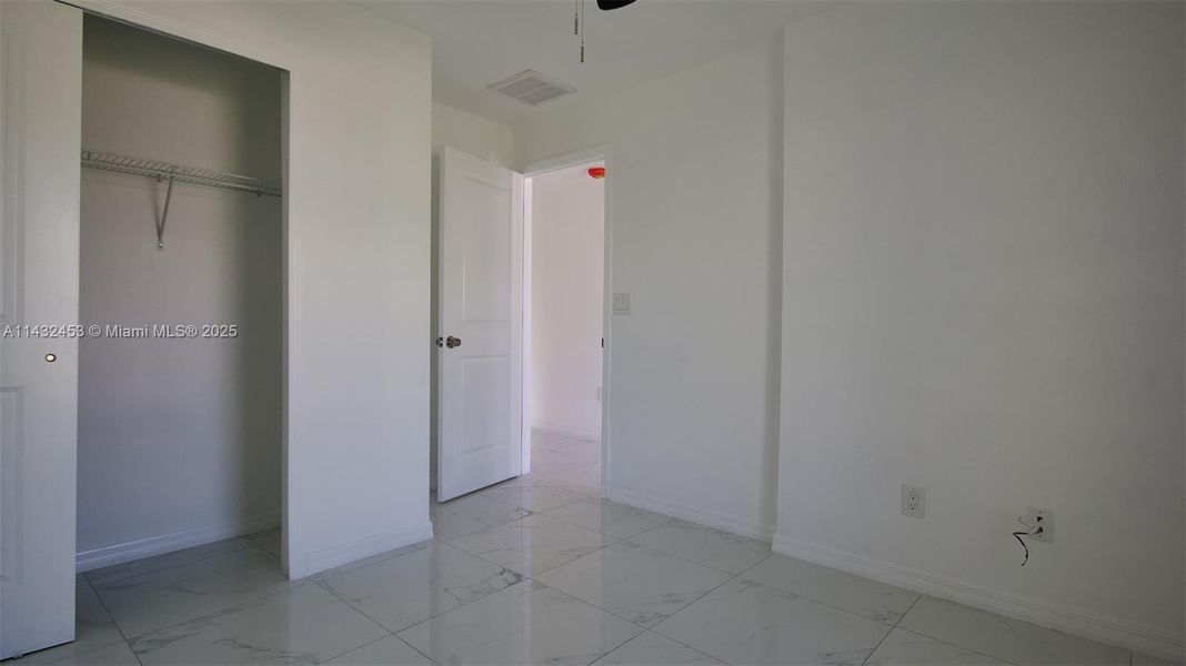 Spacious, unfurnished interior of a new home in , Fort Myers (Image 21).