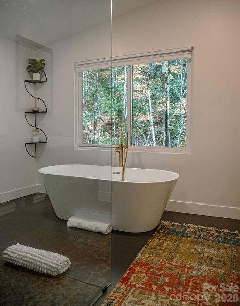 Spacious soaking tub