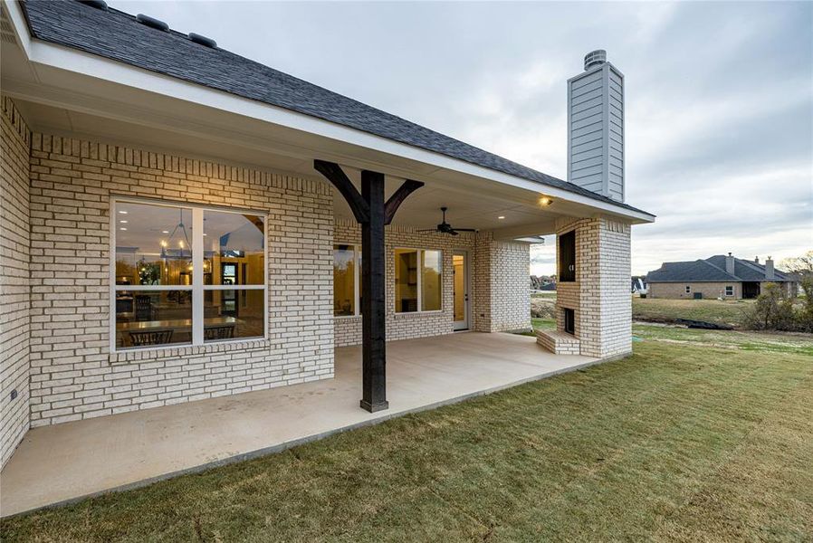 Exterior details and patio area of a home in Vintage Oaks, Weatherford (Image 21).