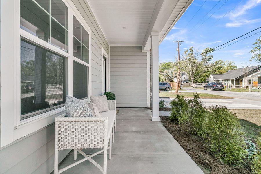 Exterior details and patio area of a home in , Charleston (Image 4).