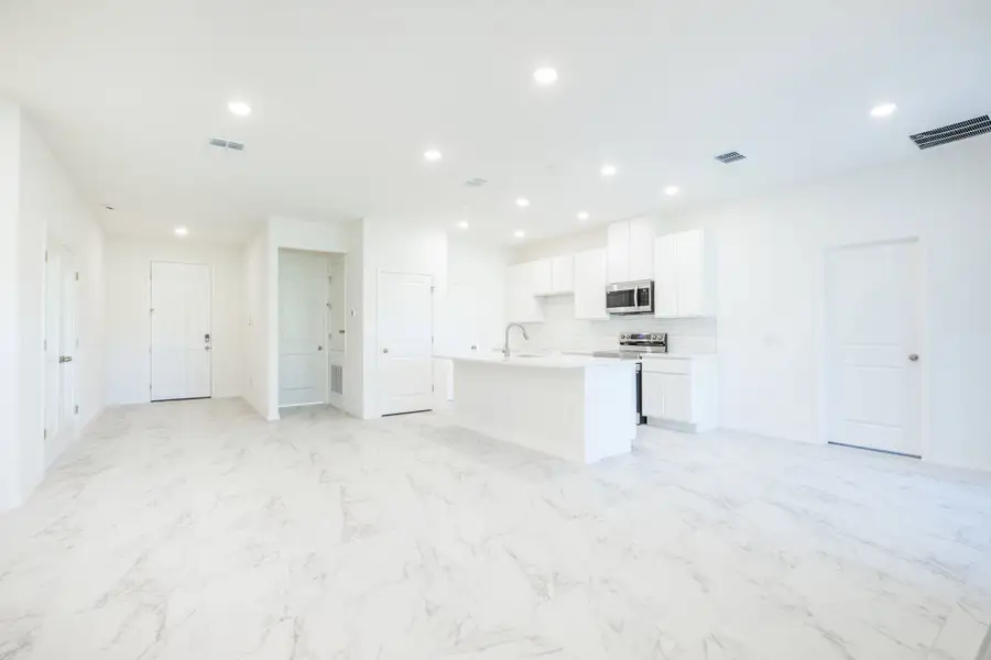 Representative unfurnished interior of a home built from the Clearwater by Maronda Homes in Vero Lake Estates, Vero Beach (Image 12).