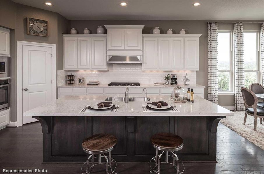 Furnished interior view inside a new home in Star Trail: 65ft. lots, Prosper (Image 17). Furnished interior view inside a new home in Star Trail: 65ft. lots, Prosper (Image 17).