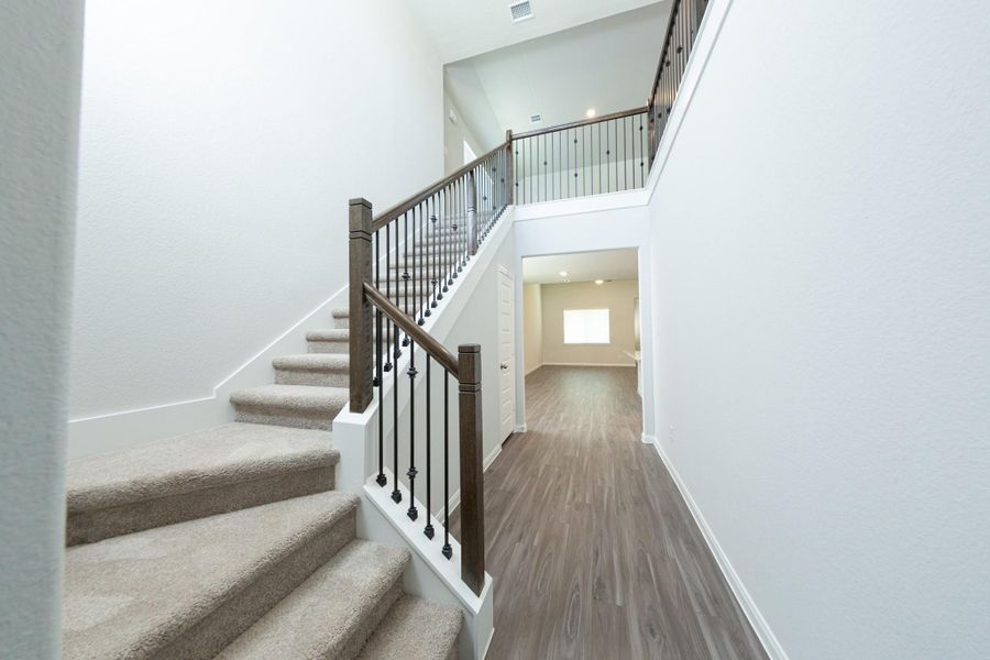 Spacious, unfurnished interior of a new home in River's Edge, Conroe (Image 9). Spacious, unfurnished interior of a new home in River's Edge, Conroe (Image 9).